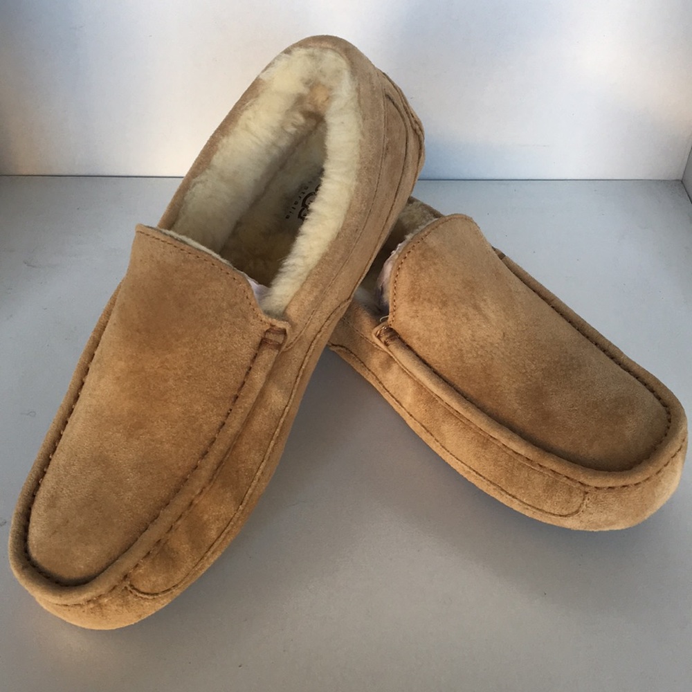 NIB Ugg Ascot Chestnut Moccasin Slippers Sz 40.5 (See description about sizing)